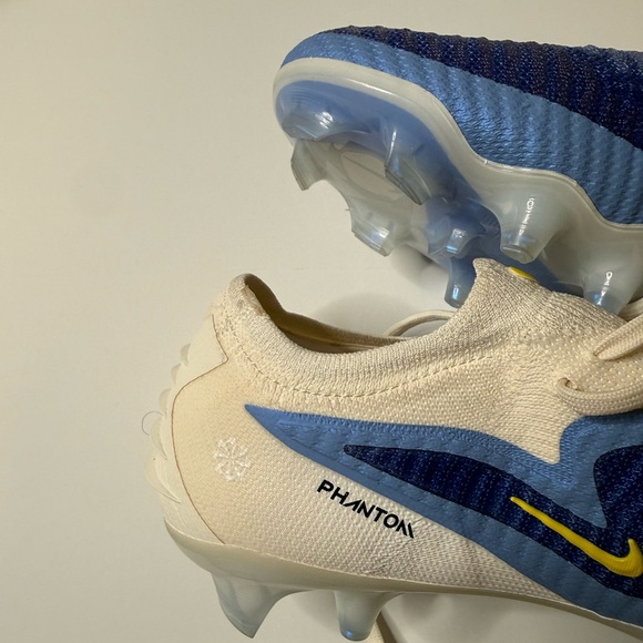 Nike Phantom Cleats - Blue and Cream
